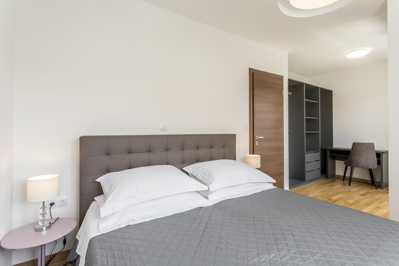 Luxury 3 Bed Apartment, Large Terrace, Pool, Close To Beach And Split! Podstrana Ngoại thất bức ảnh