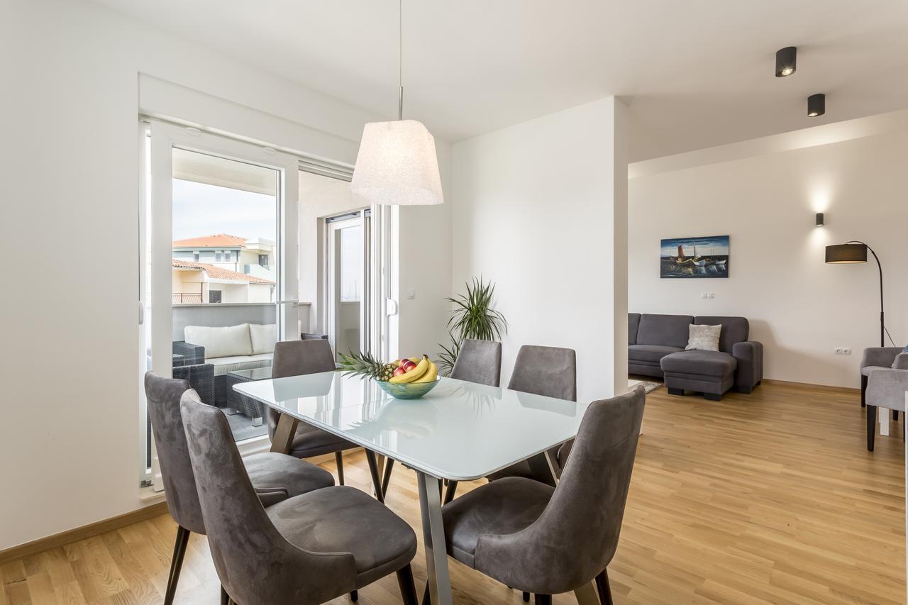 Luxury 3 Bed Apartment, Large Terrace, Pool, Close To Beach And Split! Podstrana Ngoại thất bức ảnh