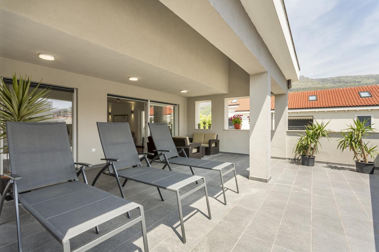Luxury 3 Bed Apartment, Large Terrace, Pool, Close To Beach And Split! Podstrana Ngoại thất bức ảnh
